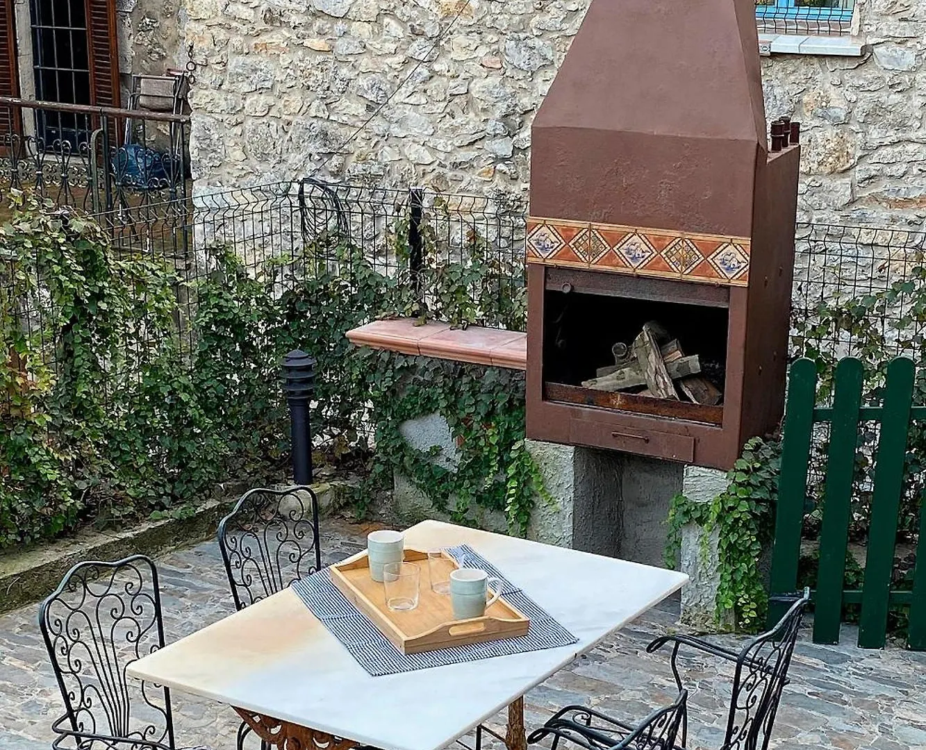 בית נופש Celrá Casa Con Encanto En El Bosque Y A 10 Min De Girona ספרד