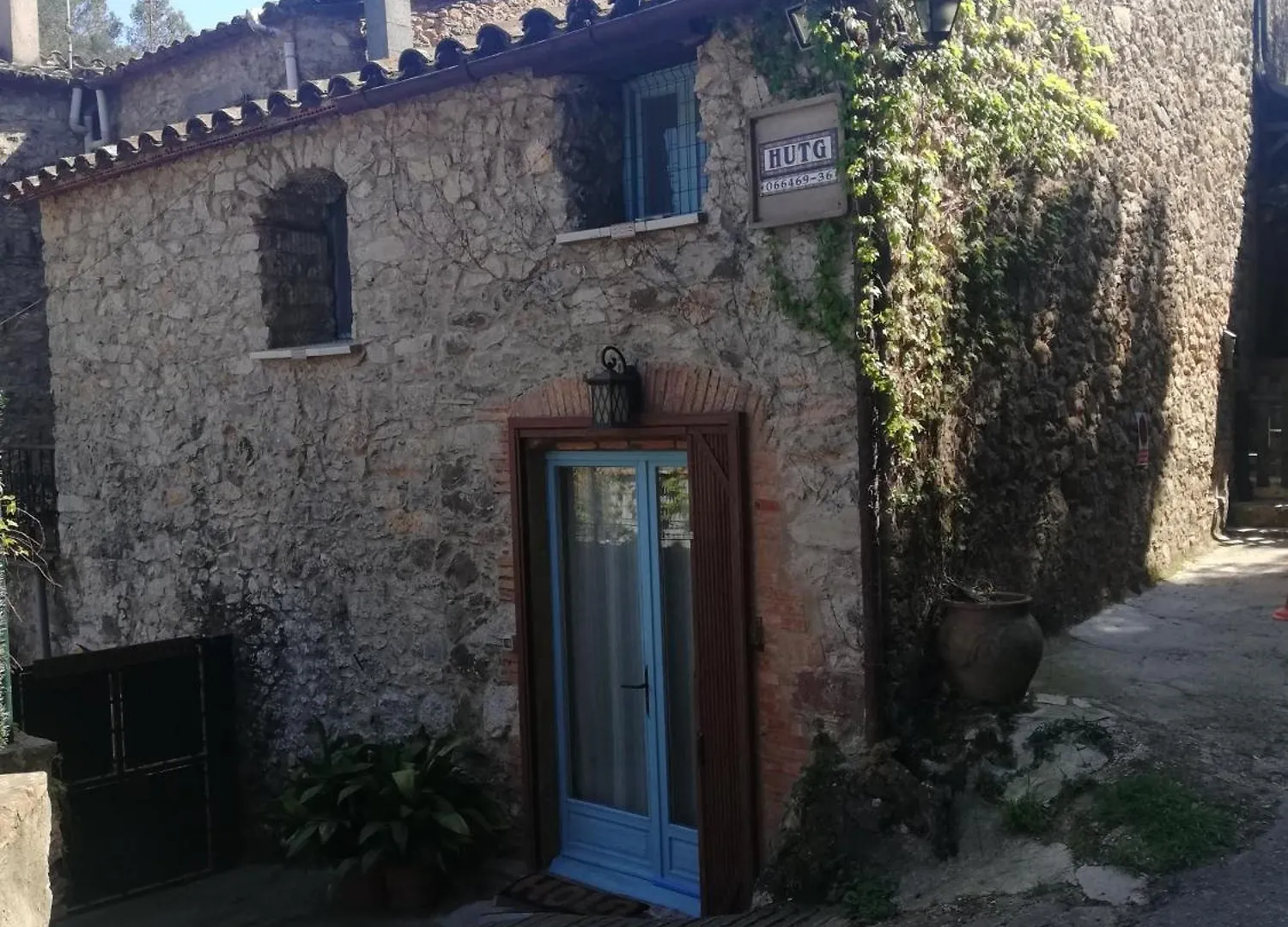 Celrá Casa Con Encanto En El Bosque Y A 10 Min De Girona ספרד